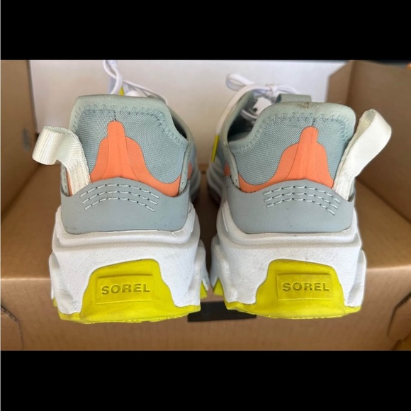 Sorel Kinetic Breakthru
Day Lace Sneakers
Women's Size 8.5 - Picture 3 of 5